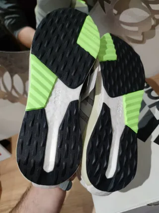 Zapatillas Adidas AVRYN gris talla 43 1/3