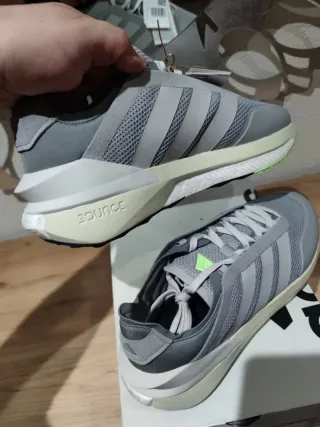 Zapatillas Adidas AVRYN gris talla 43 1/3