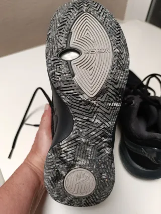 Nike Kyrie Flytrap II Black Metallic Chrome