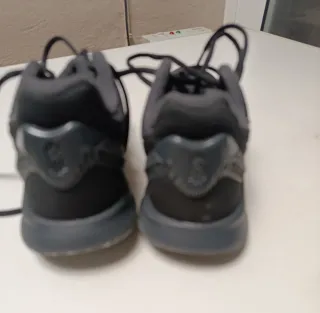 Nike Kyrie Flytrap II Black Metallic Chrome