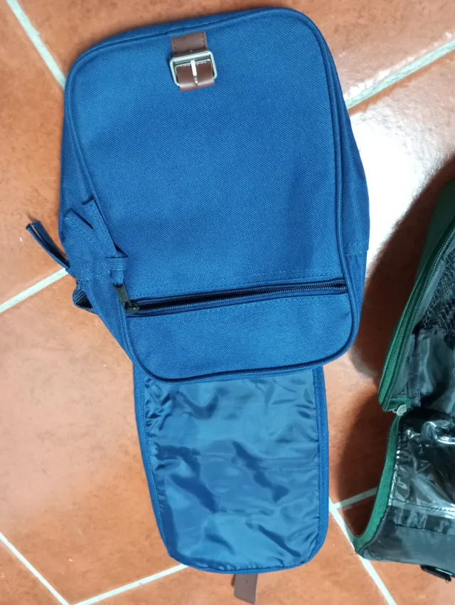 Bolso Negro y Rojo para Hombre