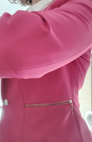 Chaqueta rosa con cremallera