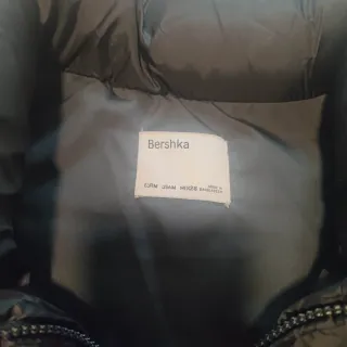 Chaleco Negro Corto Bershka