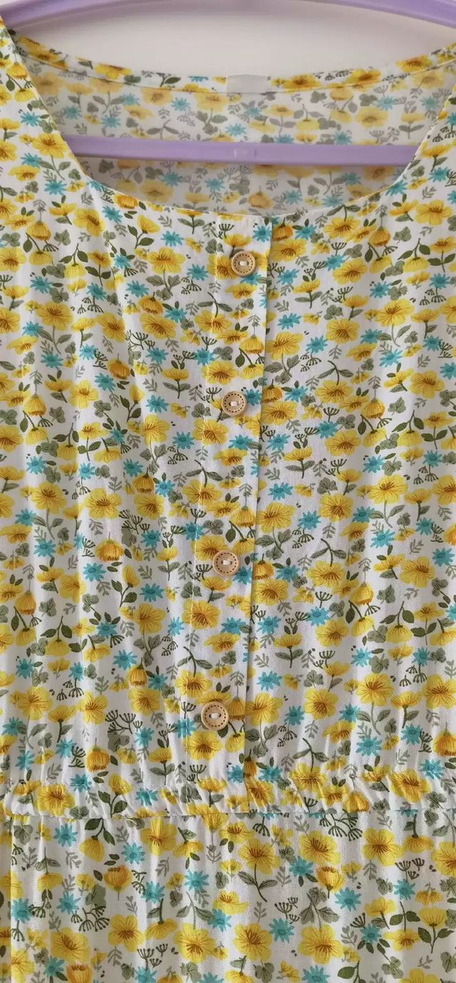 Abito giallo floreale