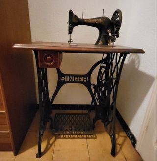 Máquina de coser Singer antigua