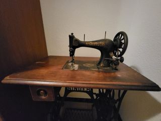 Máquina de coser Singer antigua