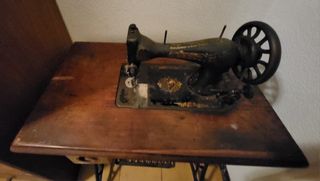Máquina de coser Singer antigua