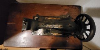 Máquina de coser Singer antigua