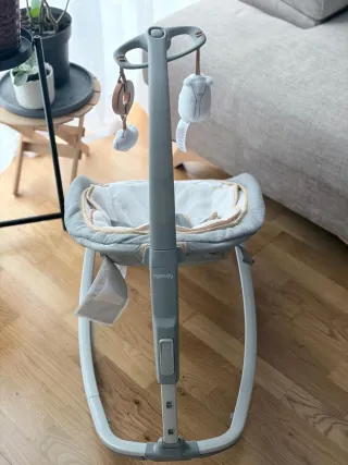 Mecedora hamaca para bebé Ingenuity como Nueva