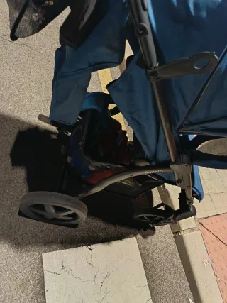 Carro de bebé Lionelo azul