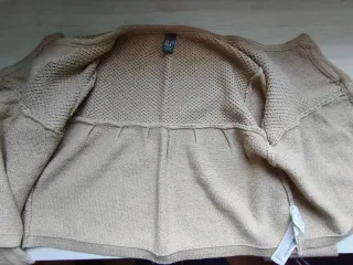 Rebeca dorada con botones