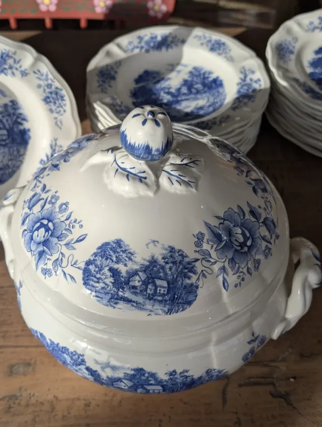 Vajilla antigua francesa