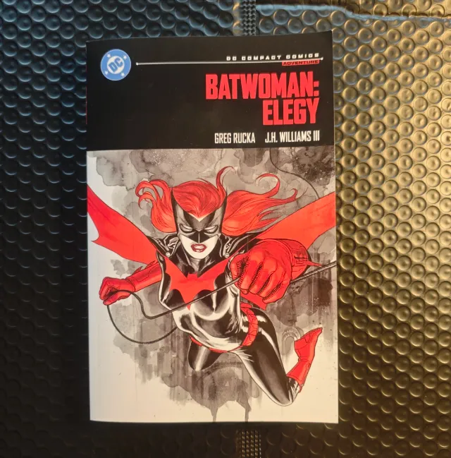 Batwoman: Elegy: DC Compact Comics Edition