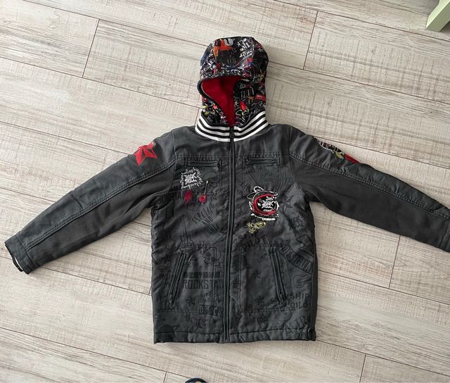 Cazadora Desigual con capucha