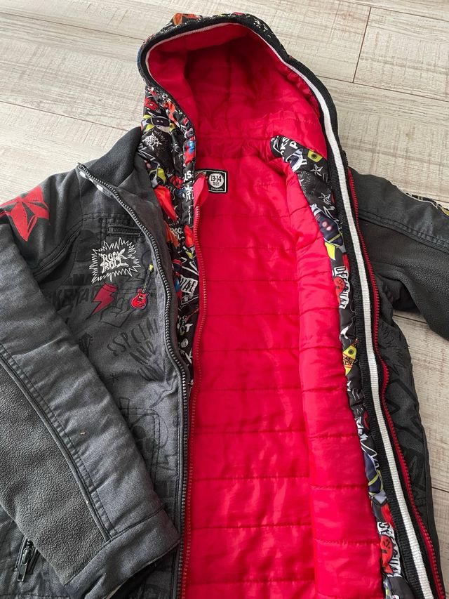 Cazadora Desigual con capucha