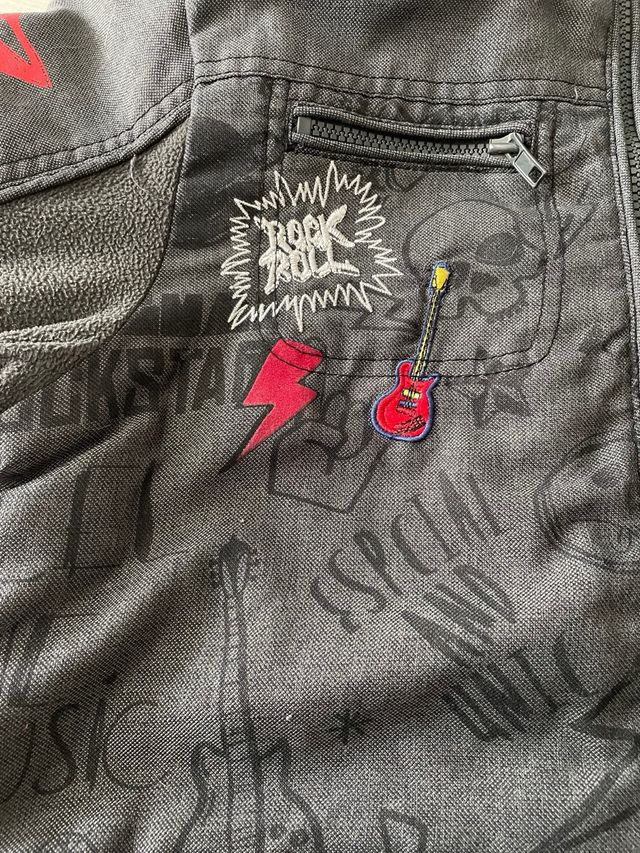 Cazadora Desigual con capucha