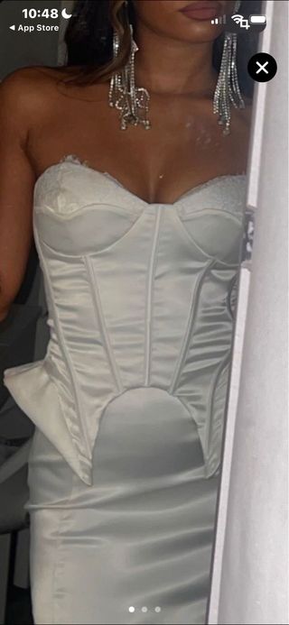 Vestido blanco de fiesta satinado