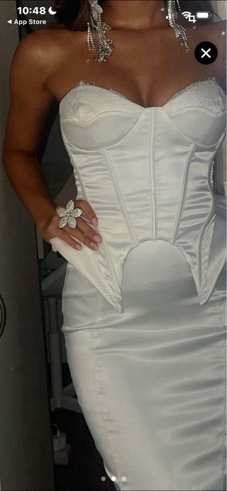 Vestido blanco de fiesta satinado