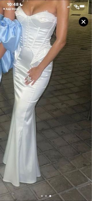 Vestido blanco de fiesta satinado