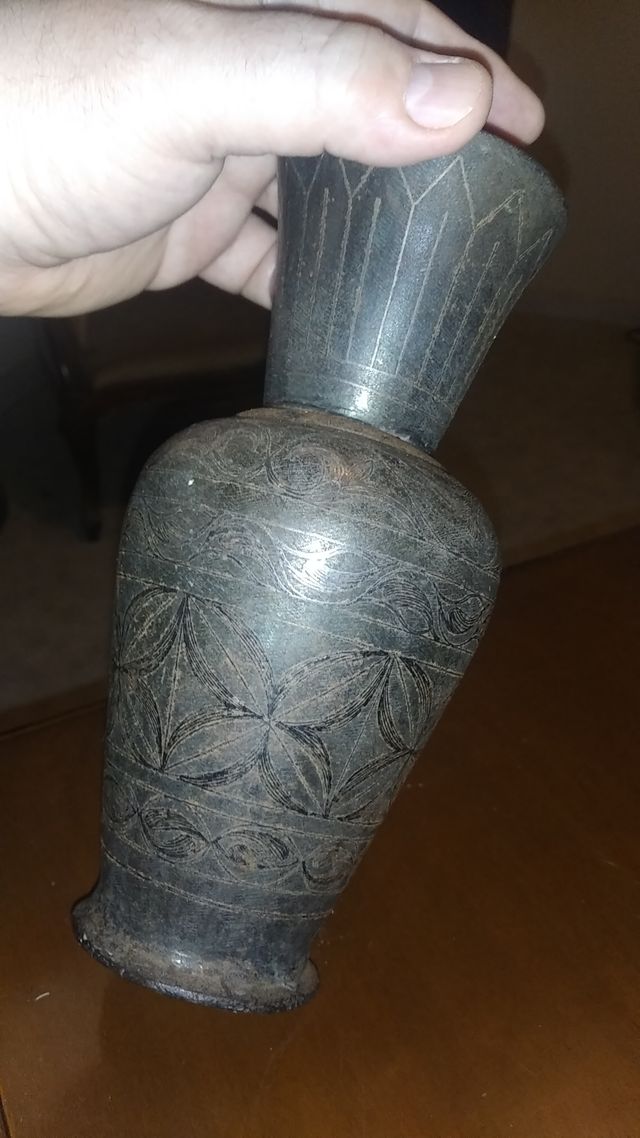 Vaso antico damascato in ferro battuto