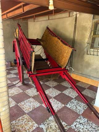 Carro antiguo de madera y metal