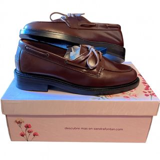 Zapatos de vestir Sandra Fontan marrones