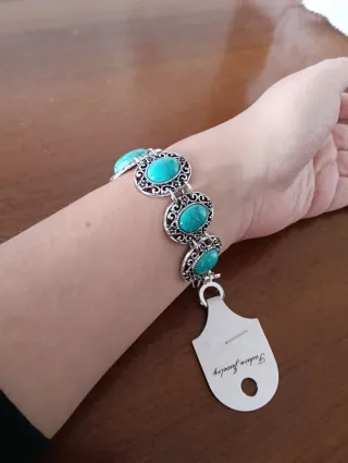 Bracciale argentato con pietre turchesi