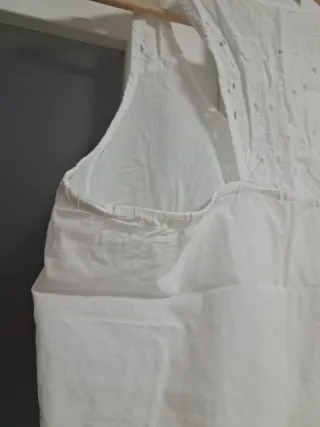 Blusa blanca bordada talla XL