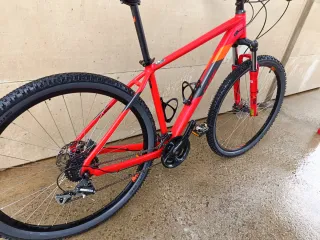 Bicicleta Montaña cube 29" como nueva talla N