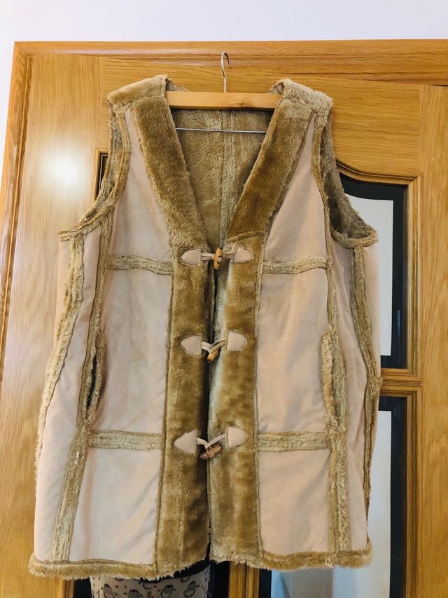 Chaleco de ante con borreguito