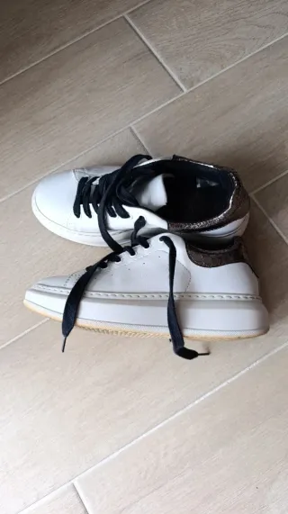 Scarpe con lacci bianche