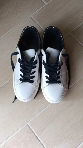 Scarpe con lacci bianche