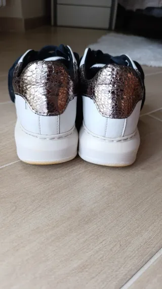 Scarpe con lacci bianche