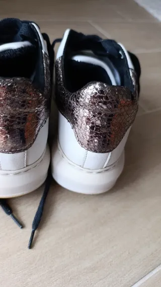 Scarpe con lacci bianche