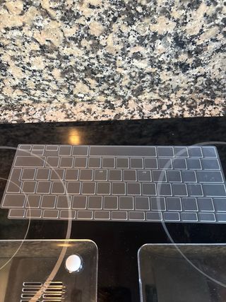 Carcasa MacBook 13.3 Transparente sin estrenar