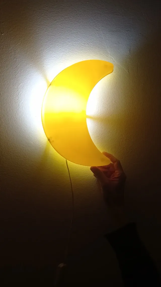 Lámpara Luna Amarilla Plástico
