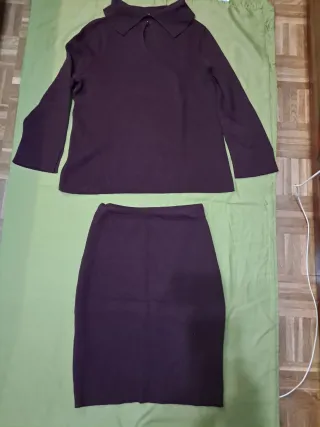 Conjunto mujer jersey cuello alto y falda color