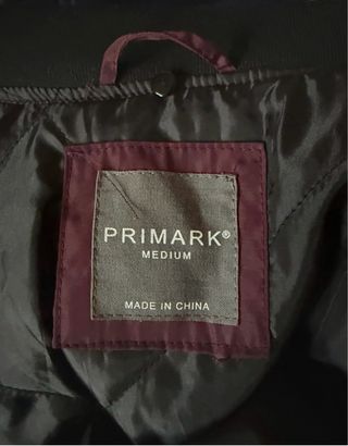 Cazadora bomber burdeos con cremalleras