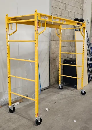 Andamio desmontable amarillo