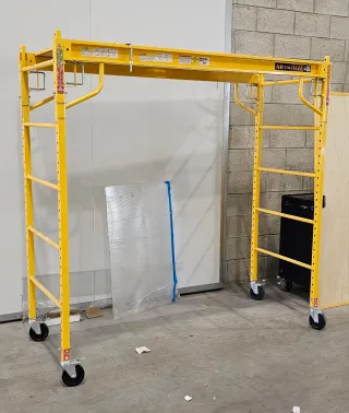 Andamio desmontable amarillo