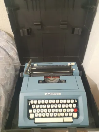 Máquina de escribir Olivetti Studio 46