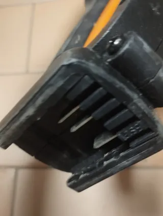 Tagliasiepe a batteria