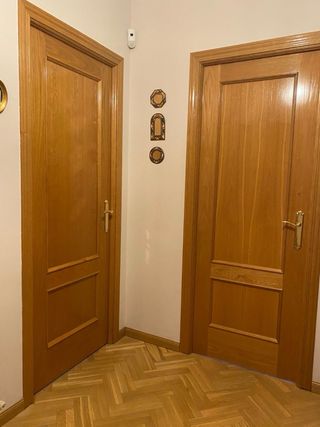 Puertas de roble con cristal y ciegas