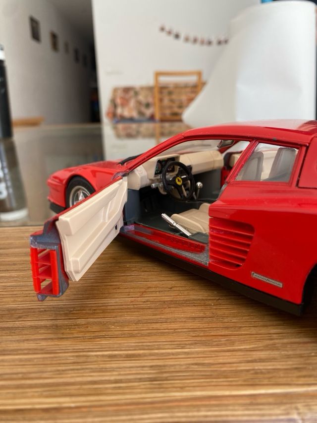 Ferrari Testarossa 1/18 1984 Rojo