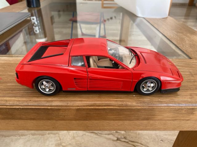 Ferrari Testarossa 1/18 1984 Rojo