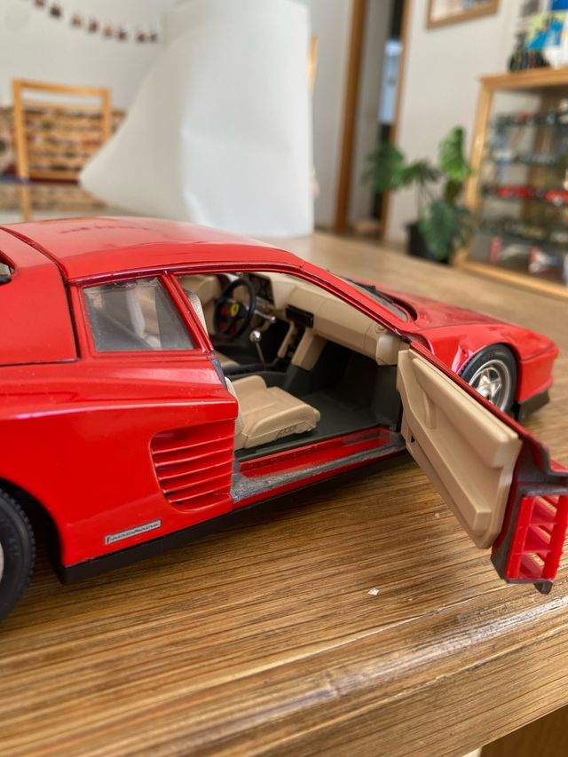 Ferrari Testarossa 1/18 1984 Rojo