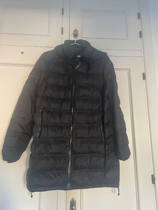 Plumas ligero negro Zara