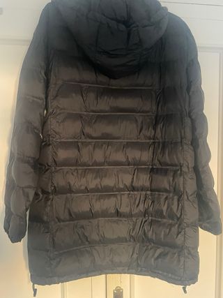 Plumas ligero negro Zara