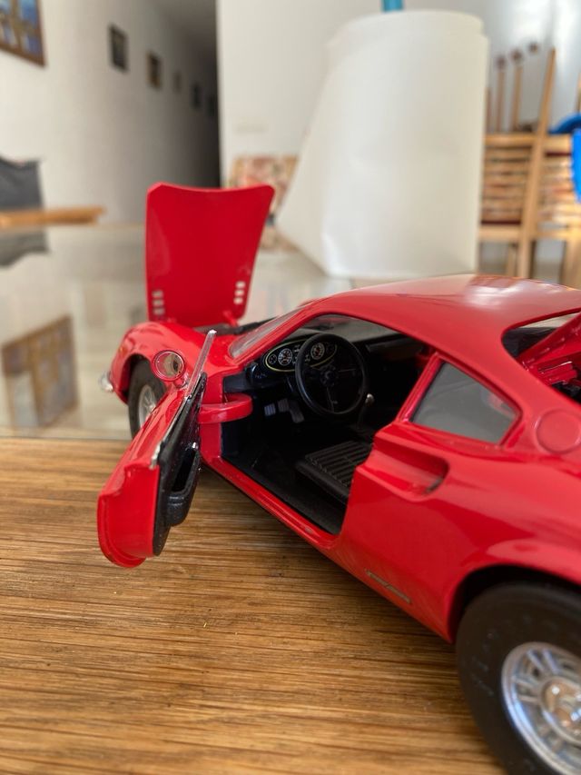Ferrari Dino 1/18
