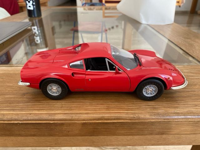 Ferrari Dino 1/18